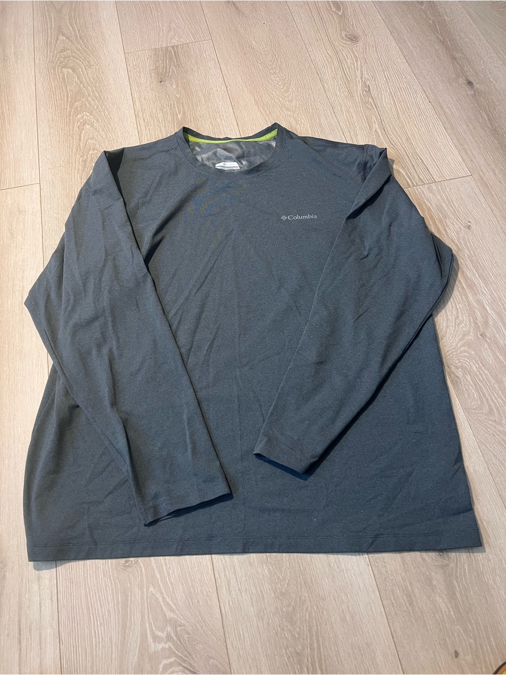 Columbia Men's Long-Sleeve Crew Shirt - Charcoal with Lime Trim